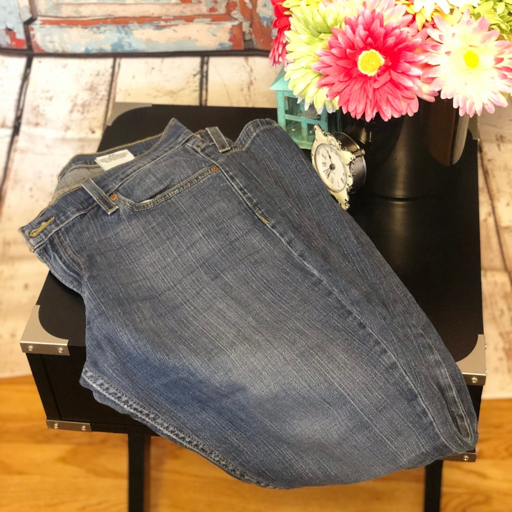 Levis 524 Super-low Straight Leg Jean